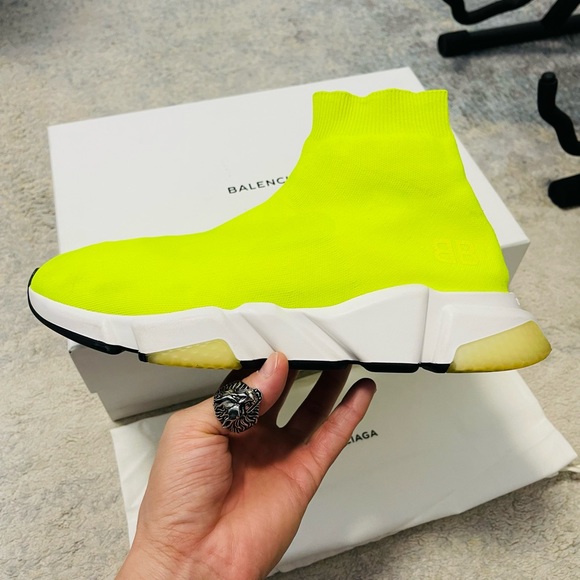 Like New Men’s Size 11 Balenciaga Speed Trainers With BB Print Yellow/Limelight - Picture 5 of 12